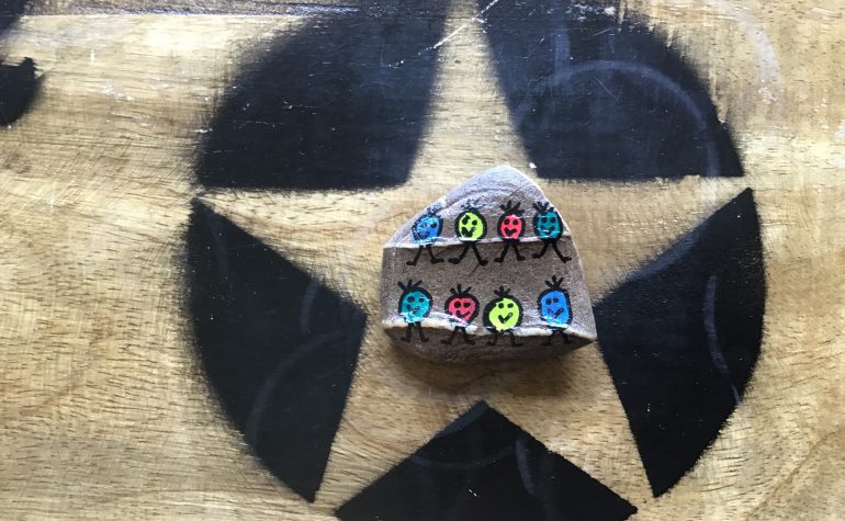 Kei Tof - Gekleurde poppetjes