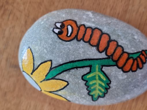Rupsje met bloem
