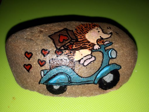 Egeltje op scooter