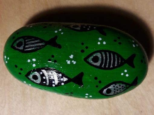 Groene steen met vissen