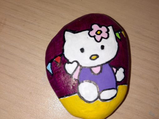 Hello Kitty hangt eigen slinger op