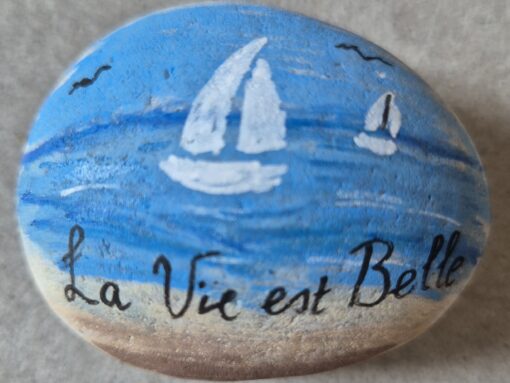 La Vie est Belle Q2