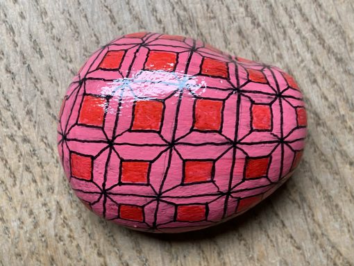 Roze steen met blokjes