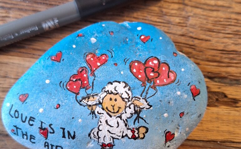 Kei Tof - Love is in the air