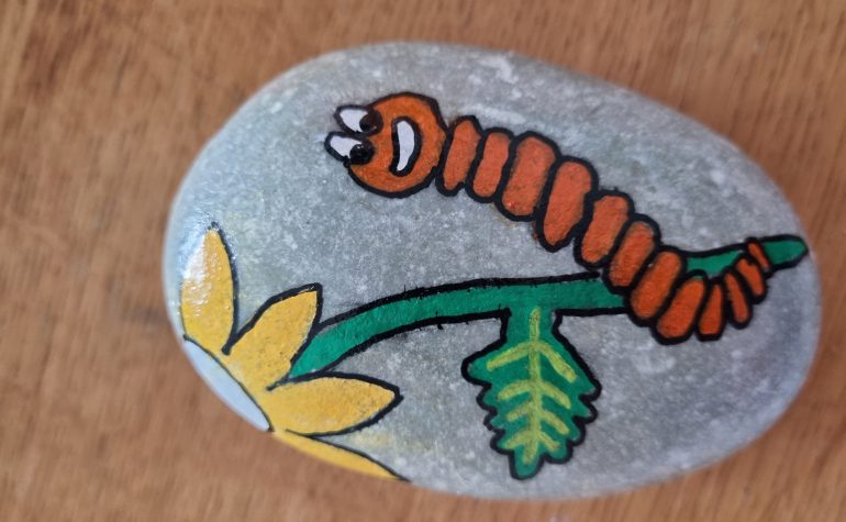 Kei Tof - Rupsje met bloem
