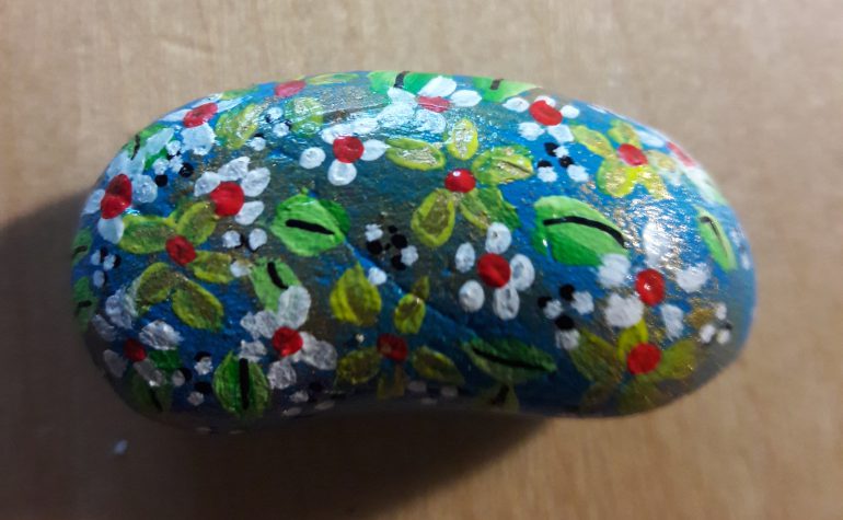 Kei Tof - blauwe steen met witte bloemen