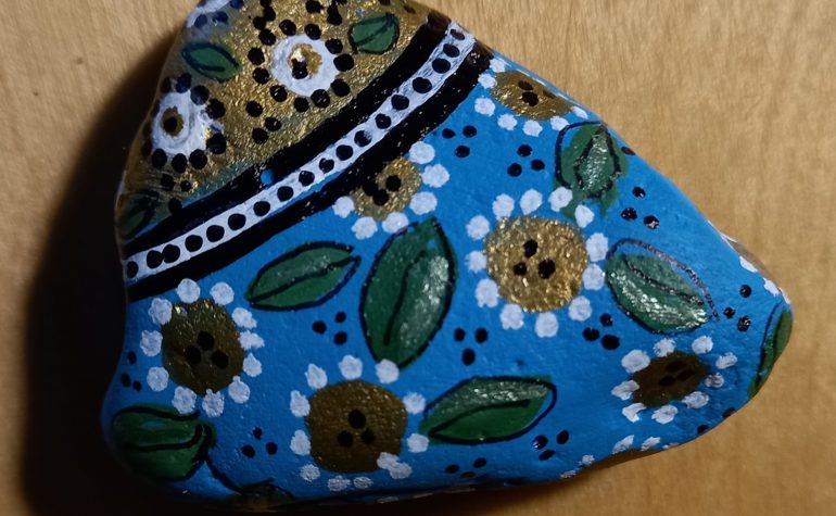 Kei Tof - Turquoise steen met bloemen