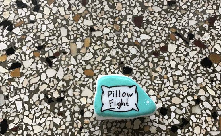Kei Tof - Happy pillow fight