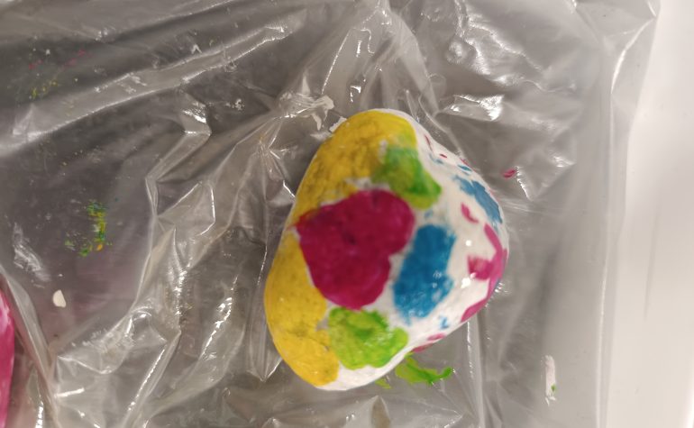 Kei Tof - Felgekleurd hart