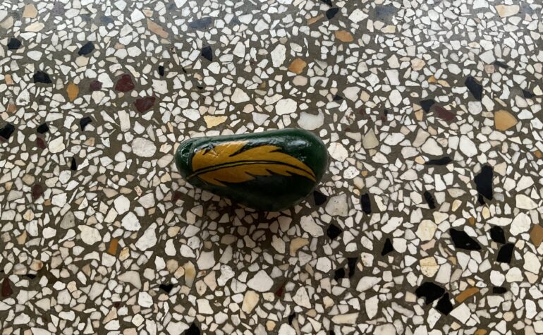 Kei Tof - Happy feather