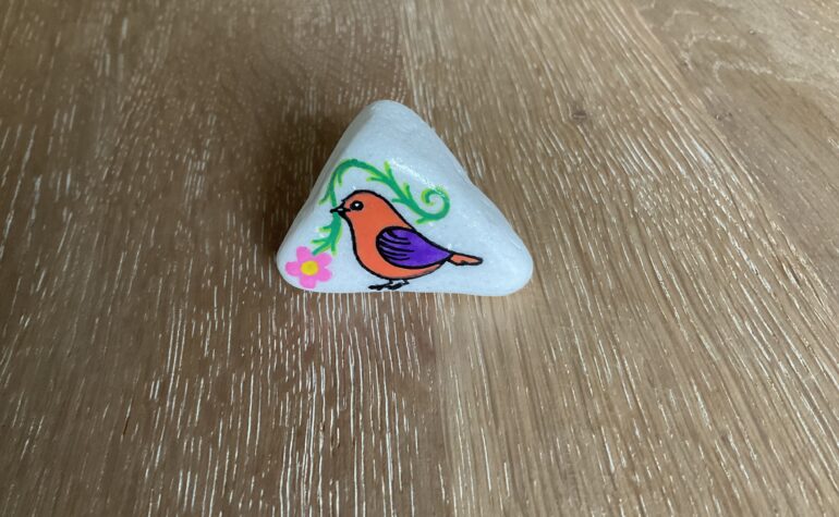 Kei Tof - Happy bird with flower