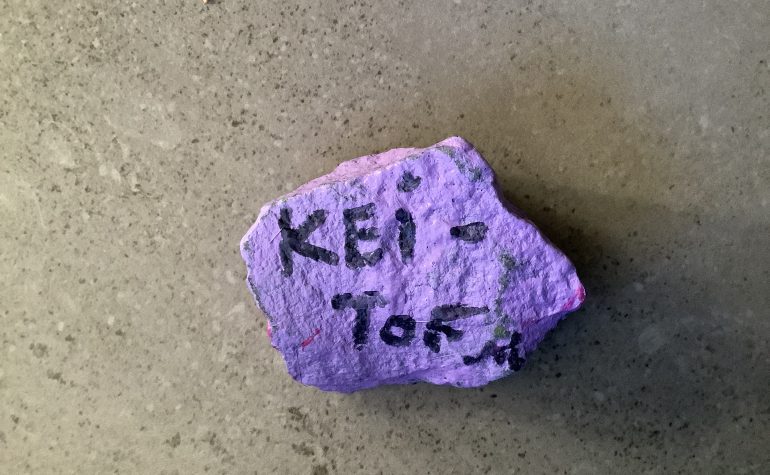Kei Tof - Lila-steen