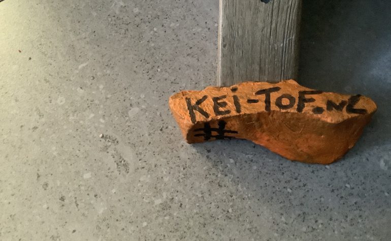 Kei Tof - Oranje-steen