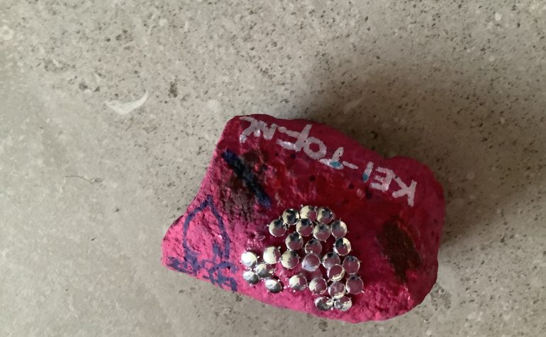 Kei Tof - Roze-hartjes-steen